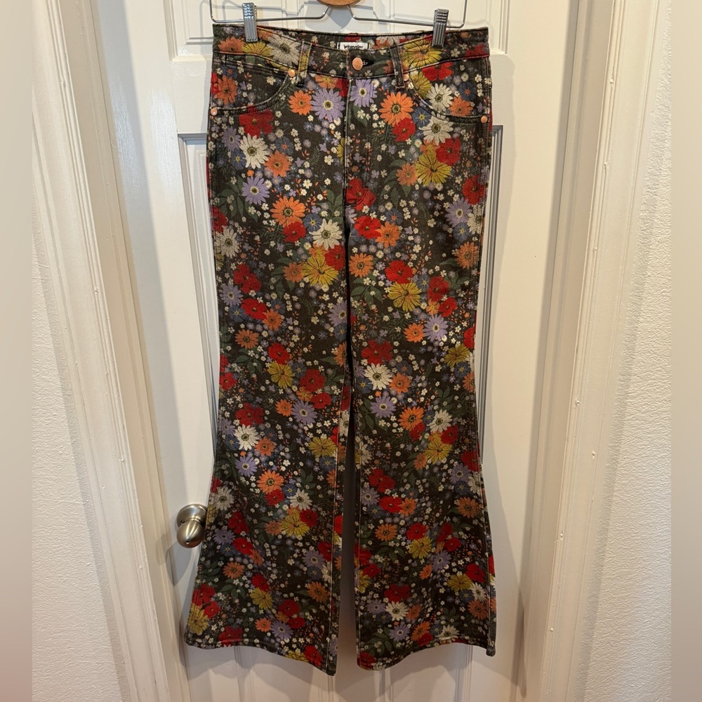 WRANGLER WOMEN'S BLOOM PRINT WANDERER FLARE JEANS HIGH RISE